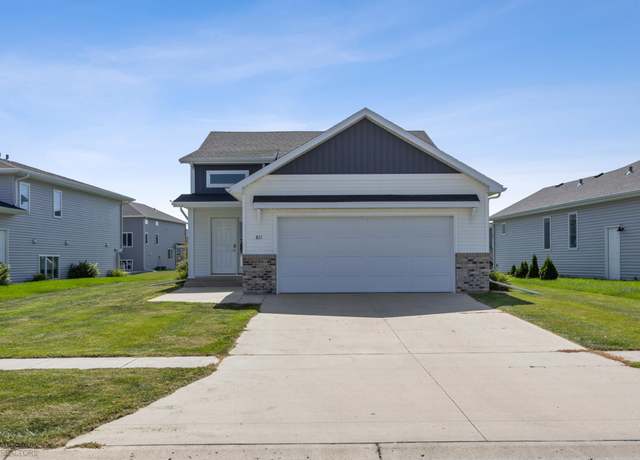 Property at 811 Cathy Dr W, West Fargo, ND 58078, 4 beds, 2 baths