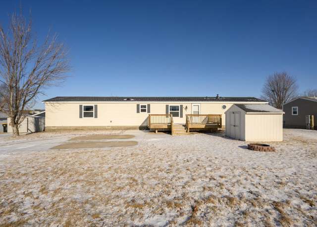 Property at 4226 Daisy Ave SE, Rochester, MN 55904, 3 beds, 2 baths