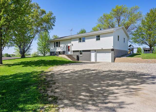 Property at 19463 Walden Ave, Hutchinson, MN 55350, 4 beds, 3 baths
