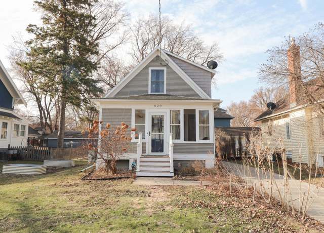 Property at 620 13 Ave S, Fargo, ND 58103, 3 beds, 2 baths