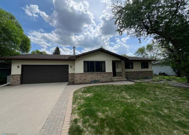 Property at 240 30th Ave N, Fargo, ND 58102, 4 beds, 2 baths