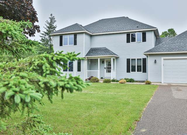 Property at 922 Ridge Pass, Hudson, WI 54016, 3 beds, 3 baths