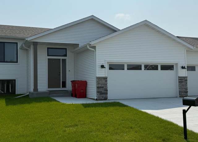 Property at 1302 6th Ave SE, Kasson, MN 55944, 2 beds, 1 bath