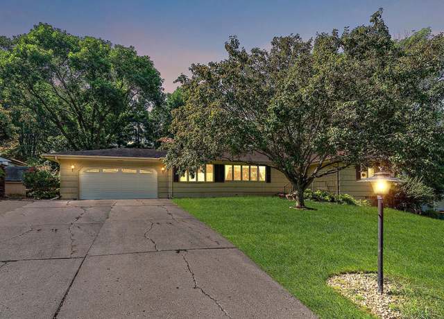 Property at 1905 W 140th St, Burnsville, MN 55337, 3 beds, 2 baths