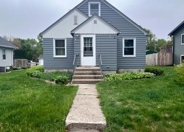 Property at 905 12th Ave, Clarkfield, MN 56223, 3 beds, 1 bath