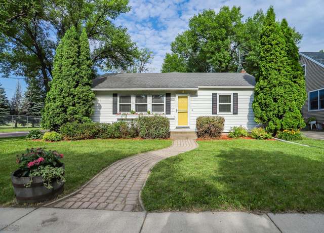 Property at 921 16th St S, Fargo, ND 58103, 4 beds, 2 baths
