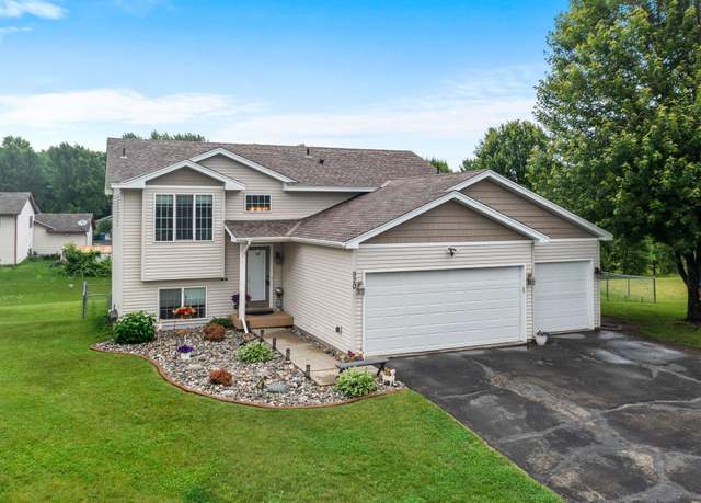 Property at 920 Lincoln Ct S, Cambridge, MN 55008, 4 beds, 2 baths