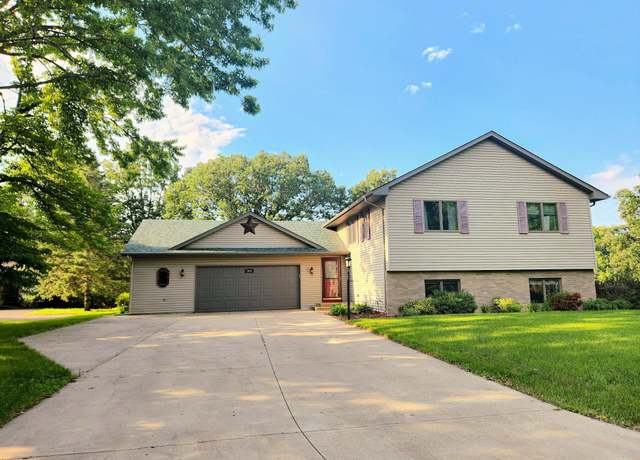 Property at 908 Park Ln, Belle Plaine, MN 56011, 5 beds, 2 baths