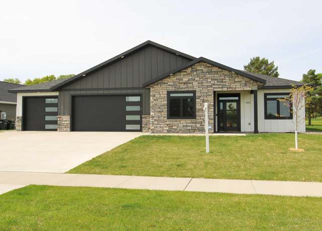Property at 2001 River Links Dr, Cold Spring, MN 56320, 3 beds, 2 baths