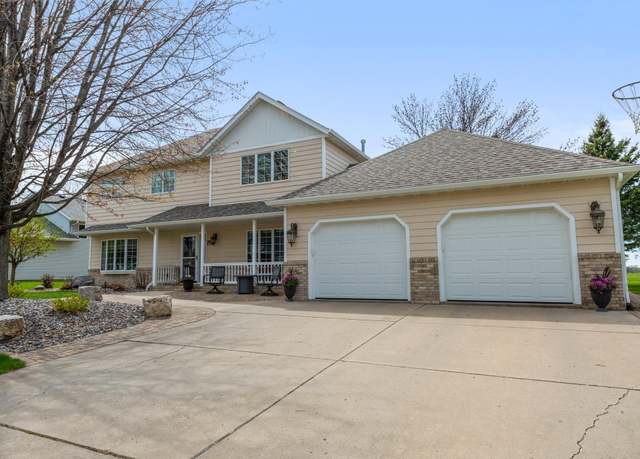 Property at 750 Wagner St SW, Hutchinson, MN 55350, 4 beds, 4 baths