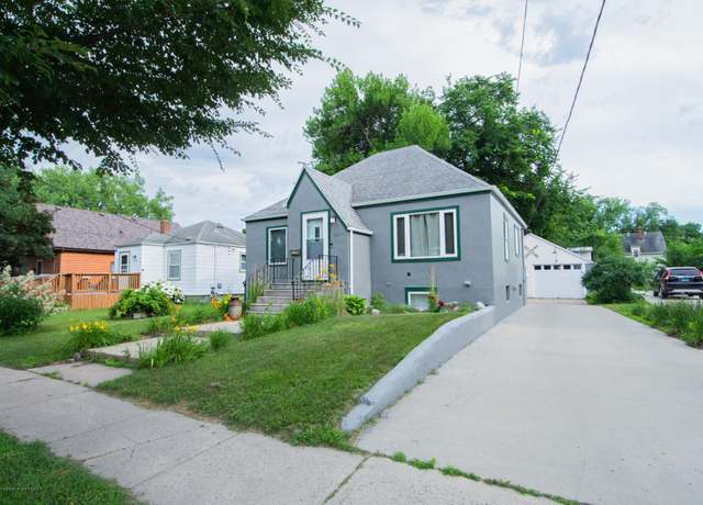 Property at 1514 1st Ave S, Fargo, ND 58103, 4 beds, 2 baths