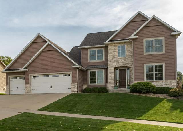 Property at 1878 Shannon Oaks Blvd NE, Rochester, MN 55906, 6 beds, 5 baths