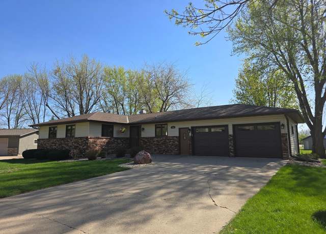 Property at 1085 20th St, Windom, MN 56101, 3 beds, 2 baths