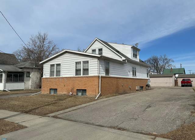Property at 1321 2nd Ave S, Fargo, ND 58103, 7 beds, 4 baths