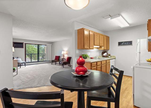 Property at 4 Pine Tree Dr #218, Arden Hills, MN 55112, 1 bed, 1 bath
