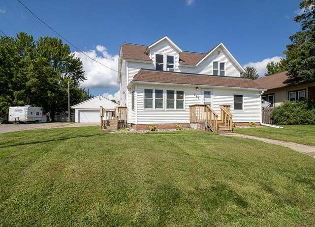 Property at 260 E Minnesota St, Le Center, MN 56057, 3 beds, 2 baths