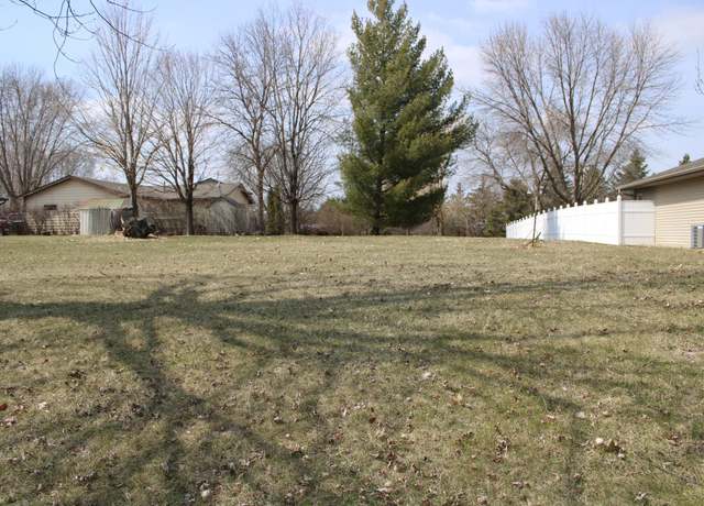 Property at 404 Westgate Dr, Winsted, MN 55395