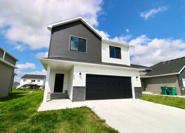 Property at 6737 71st Ave S, Horace, ND 58047, 3 beds, 3 baths