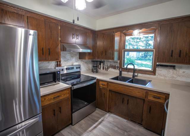 Property at 13212 Fremont Ave S, Burnsville, MN 55337, 4 beds, 3 baths