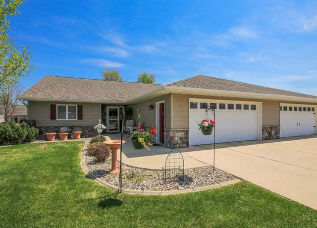 Property at 1406 Elsie Dr, Glencoe, MN 55336, 2 beds, 2 baths