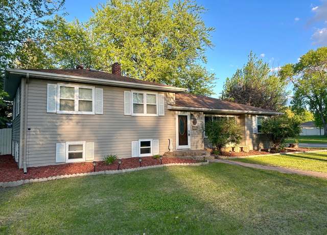 Property at 324 Maple Ave S, Thief River Falls, MN 56701, 4 beds, 3 baths