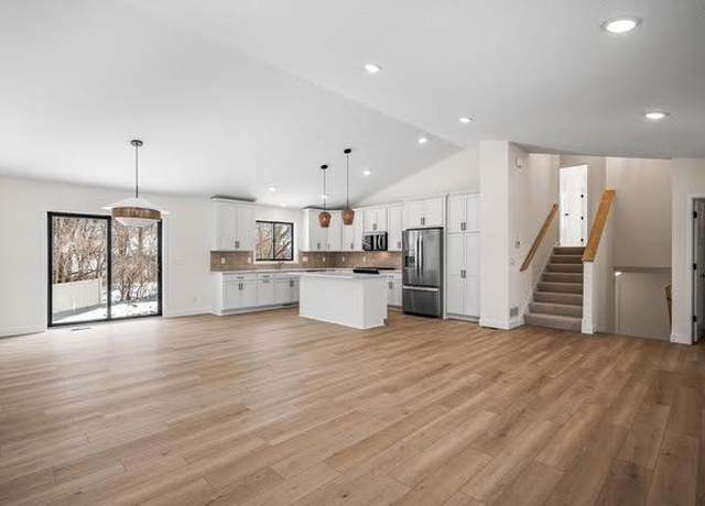 Property at 2140 Arkwright St, Maplewood, MN 55117, 6 beds, 3 baths