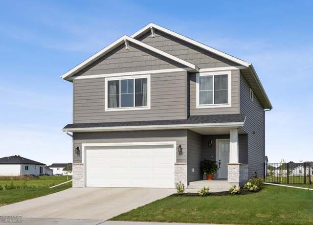 Property at 327 Lionheart Dr, Horace, ND 58047, 3 beds, 3 baths