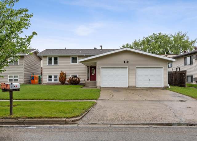 Property at 419 5th St E, West Fargo, ND 58078, 5 beds, 2 baths