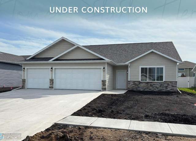 Property at 7354 29th St S, Fargo, ND 58104, 3 beds, 3 baths