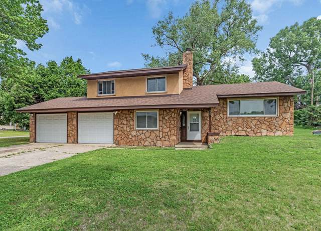 Property at 495 Saint Anthony Ave, Saint Paul, MN 55103, 5 beds, 3 baths