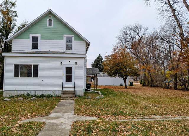 Property at 125 2nd St W, Hunter, ND 58048, 3 beds, 2 baths