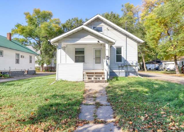 Property at 1010 University Dr N, Fargo, ND 58102, 4 beds, 2 baths