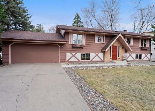 Property at 1462 18th St NW, New Brighton, MN 55112, 3 beds, 2 baths