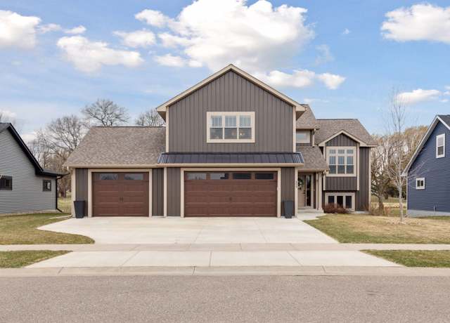 Property at 359 Vista Cir, River Falls, WI 54022, 5 beds, 3 baths