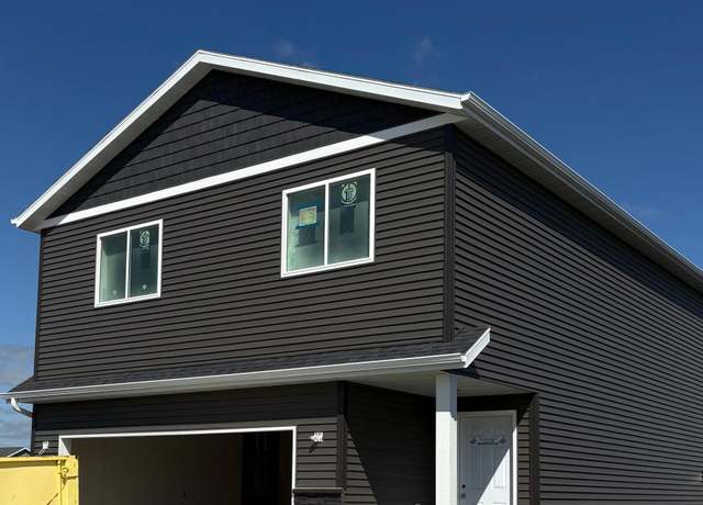 Property at 3734 33rd St S, Moorhead, MN 56560, 4 beds, 3 baths