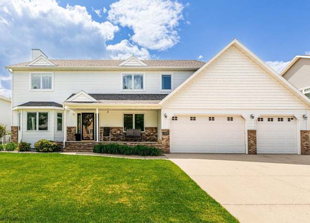 Property at 4408 Riverwood Dr N, Fargo, ND 58102, 7 beds, 4 baths