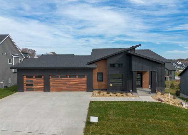 Property at 3105 Century Ridge Rd NE, Rochester, MN 55906, 4 beds, 3 baths