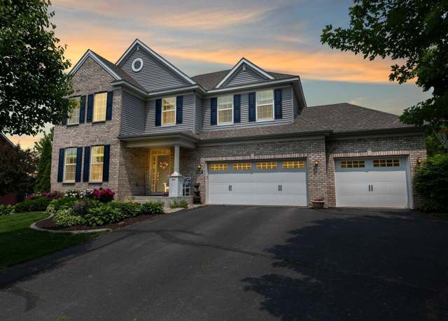 Property at 8607 Portage Ln E, Shakopee, MN 55379, 5 beds, 4 baths