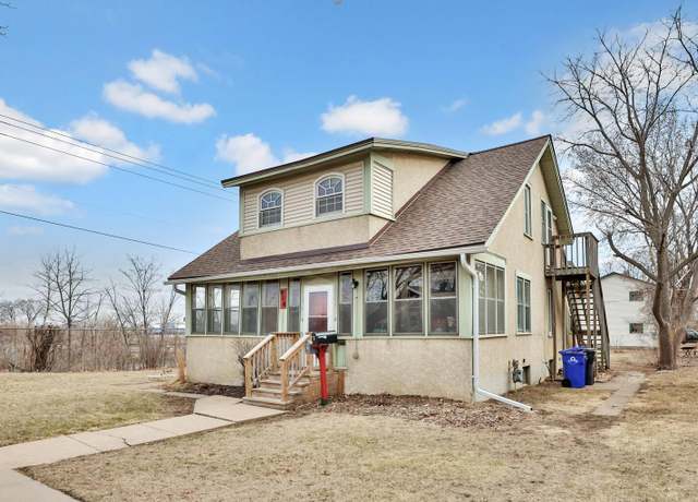 Property at 914 Charlotte St, Saint Paul, MN 55104, 3 beds, 2 baths