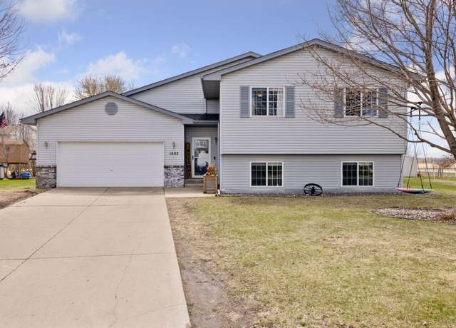 Property at 1602 Griffing Park Rd, Buffalo, MN 55313, 3 beds, 2 baths