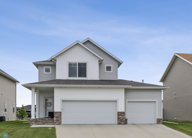 Property at 5521 8th St W, West Fargo, ND 58078, 4 beds, 4 baths
