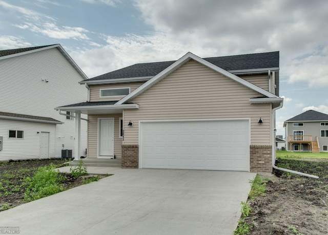 Property at 3843 19th St S, Moorhead, MN 56560, 3 beds, 2 baths