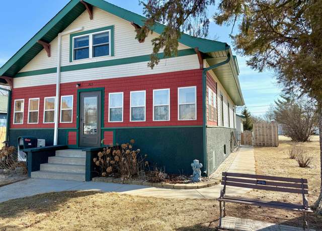 Property at 305 W Broadway, Little Falls, MN 56345, 4 beds, 2 baths