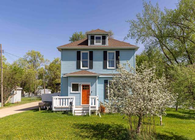 Property at 2001 3rd Ave S, Fargo, ND 58103, 3 beds, 3 baths