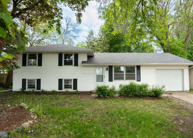 Property at 8011 80th St S, Cottage Grove, MN 55016, 3 beds, 1 bath