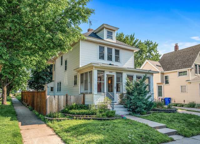 Property at 2059 Iglehart Ave, Saint Paul, MN 55104, 3 beds, 2 baths