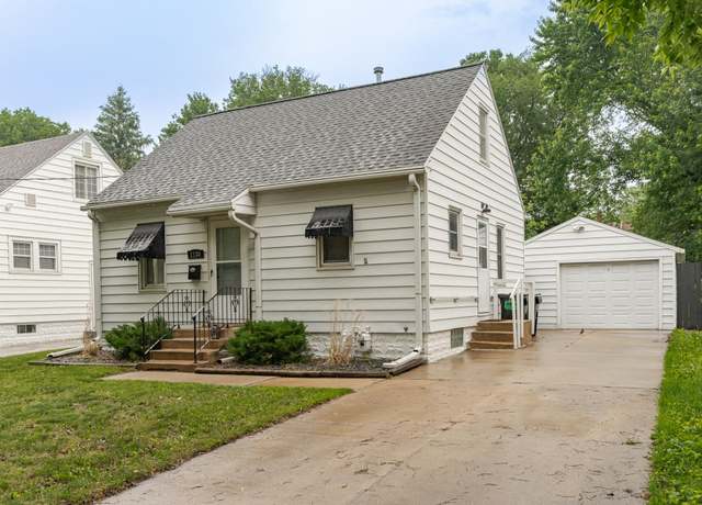 Property at 1130 4th Ave SE, Rochester, MN 55904, 3 beds, 1 bath