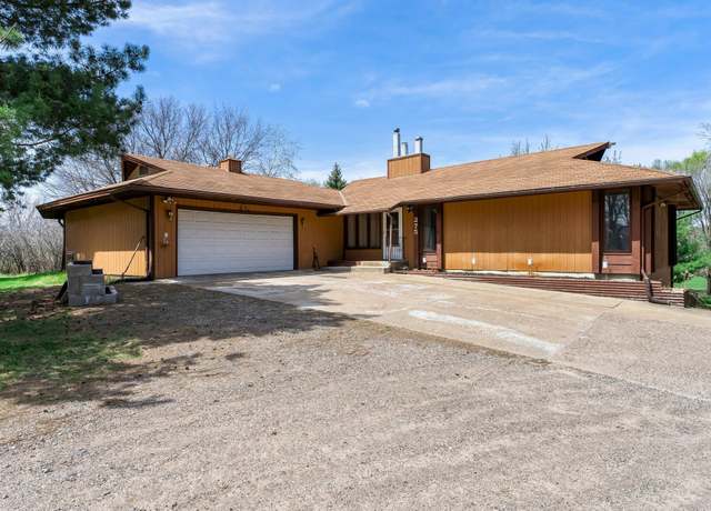 Property at 275 Andover Blvd NW, Andover, MN 55304, 5 beds, 3 baths