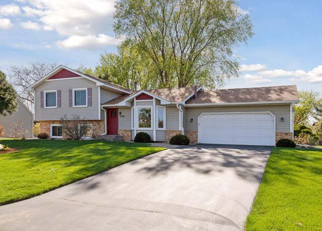 Property at 338 Jesse James Ln, Mahtomedi, MN 55115, 4 beds, 2 baths
