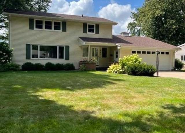 Property at 641 16th St, Windom, MN 56101, 3 beds, 2 baths